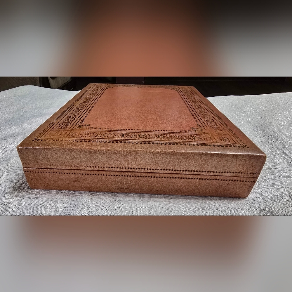 Vintage Mele MCM Salmon Pink Vinyl Exterior Jewelry Box - Picture 9 of 15